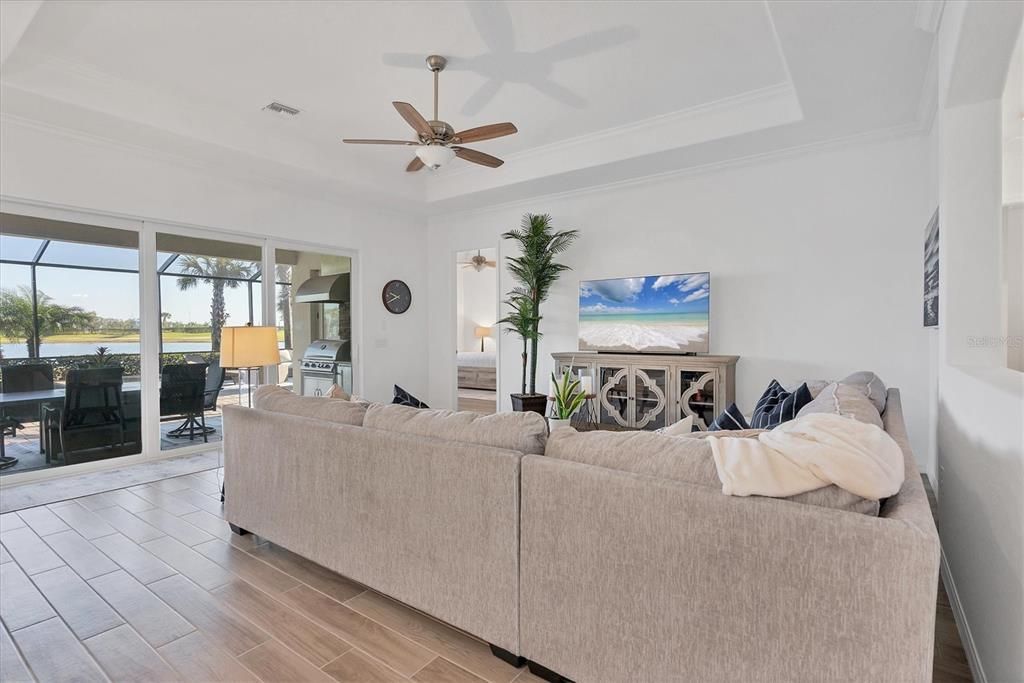 На продажу: $795,000 (4 спален, 2 ванн, 2243 Квадратных фут)