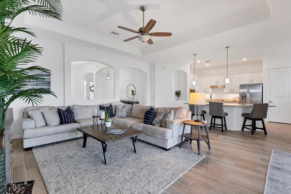 На продажу: $795,000 (4 спален, 2 ванн, 2243 Квадратных фут)