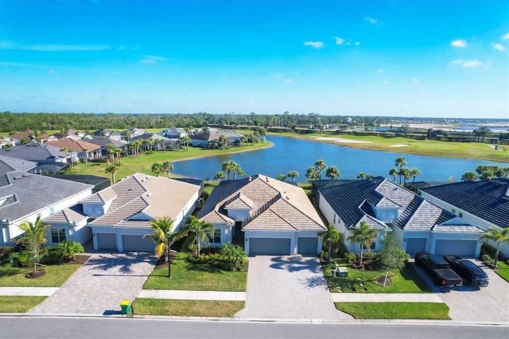 На продажу: $795,000 (4 спален, 2 ванн, 2243 Квадратных фут)