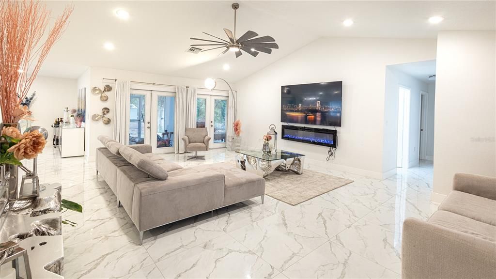 For Rent: $3,500 (3 beds, 2 baths, 1936 Square Feet)