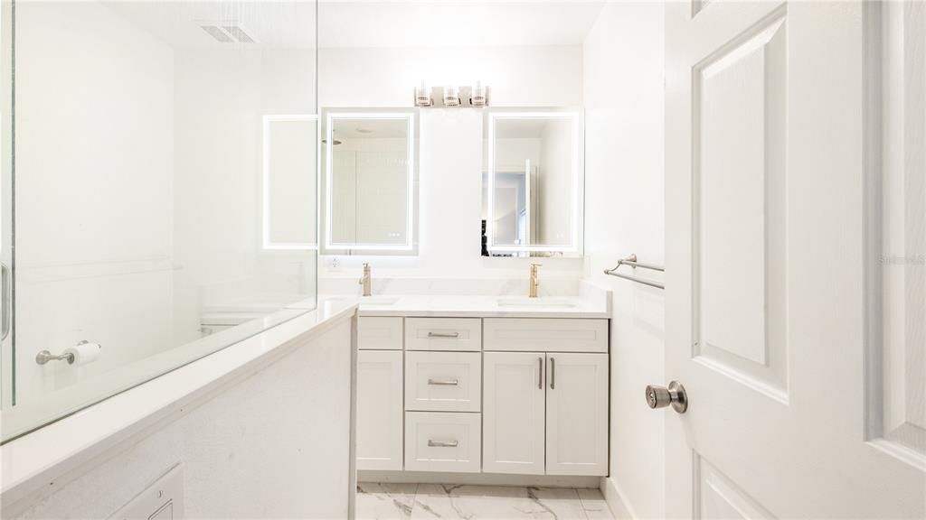 For Rent: $3,500 (3 beds, 2 baths, 1936 Square Feet)