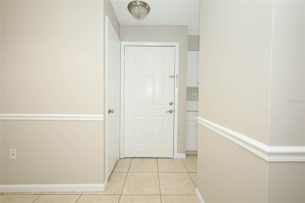 待售: $229,000 (2 贝兹, 2 浴室, 934 平方英尺)