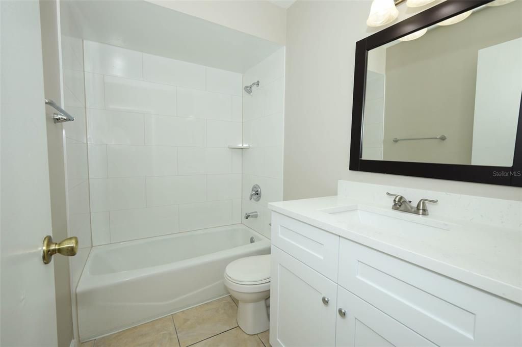 待售: $229,000 (2 贝兹, 2 浴室, 934 平方英尺)