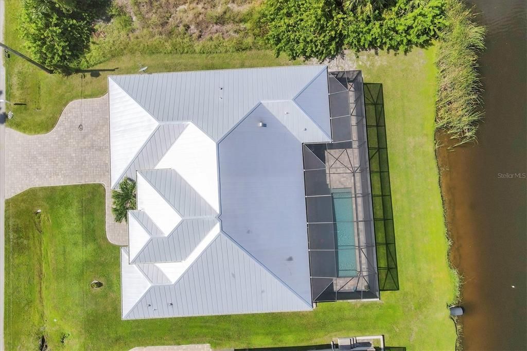 Под контрактом: $699,000 (3 спален, 2 ванн, 2117 Квадратных фут)