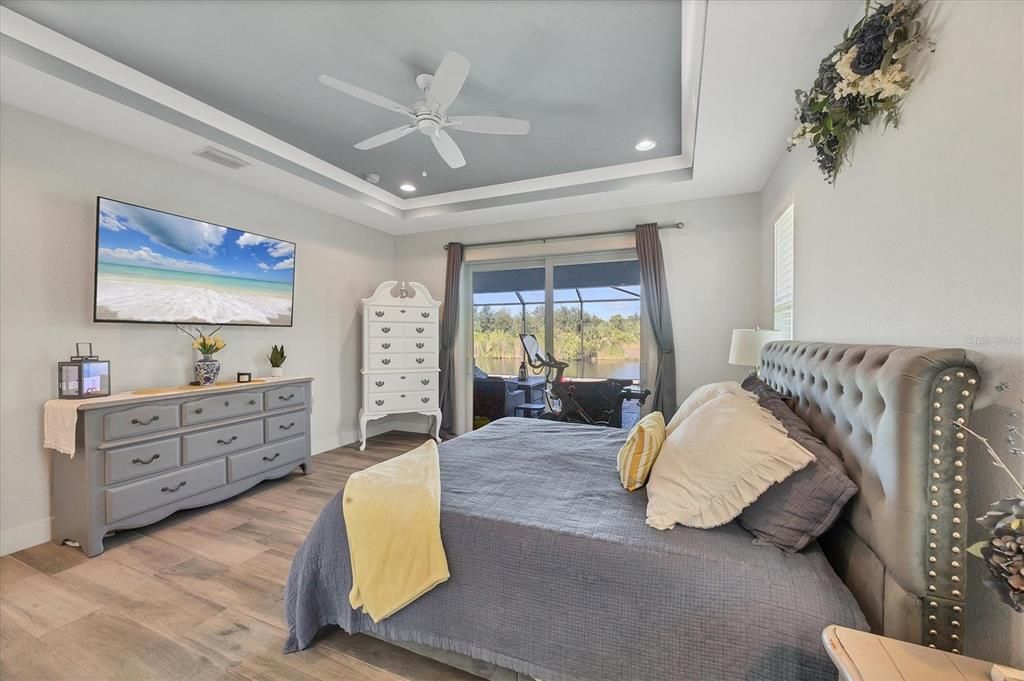 Под контрактом: $699,000 (3 спален, 2 ванн, 2117 Квадратных фут)