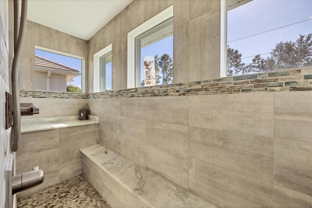 Под контрактом: $699,000 (3 спален, 2 ванн, 2117 Квадратных фут)