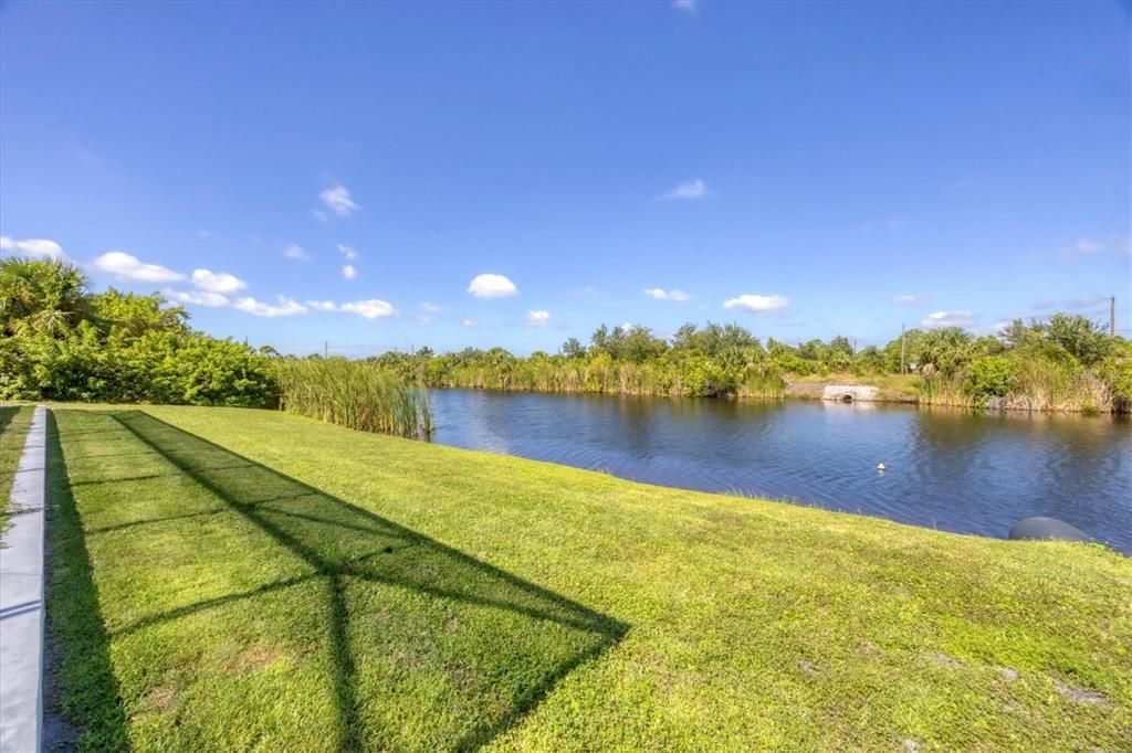 Под контрактом: $699,000 (3 спален, 2 ванн, 2117 Квадратных фут)