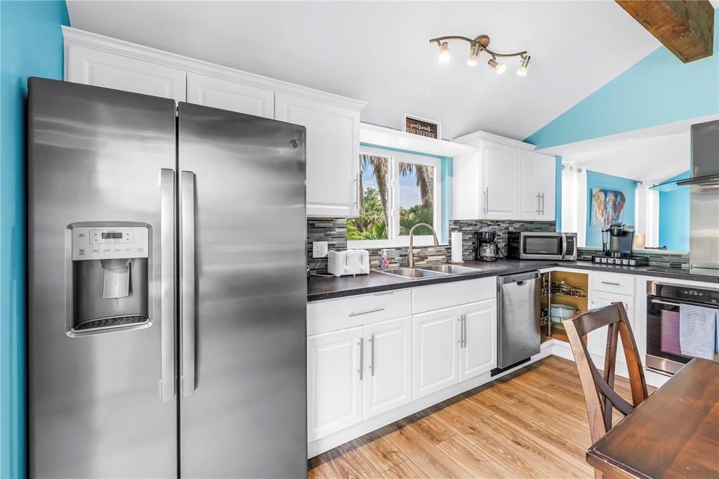 На продажу: $1,649,000 (5 спален, 3 ванн, 2901 Квадратных фут)