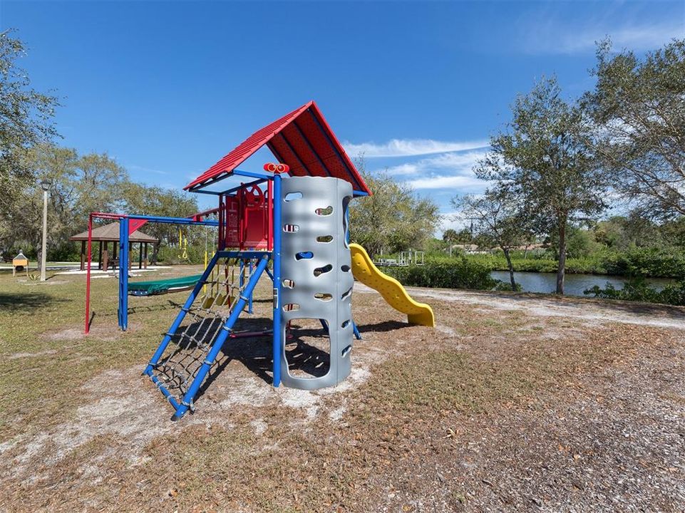Activo con contrato: $250,000 (0.41 acres)