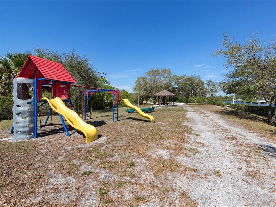 Activo con contrato: $250,000 (0.41 acres)