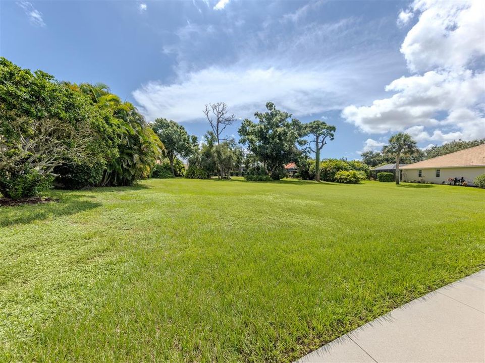 Activo con contrato: $250,000 (0.41 acres)