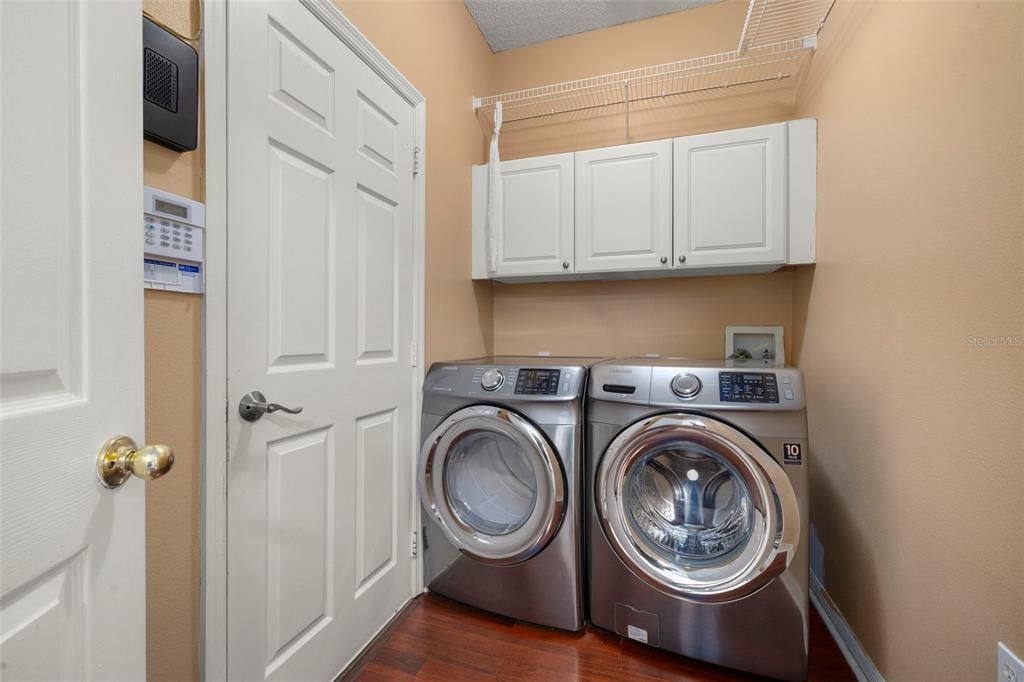 Activo con contrato: $325,000 (3 camas, 2 baños, 1876 Pies cuadrados)