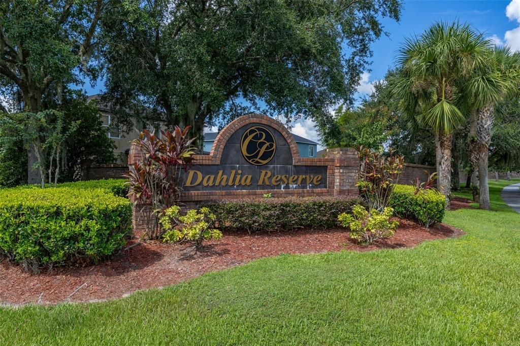 Activo con contrato: $325,000 (3 camas, 2 baños, 1876 Pies cuadrados)