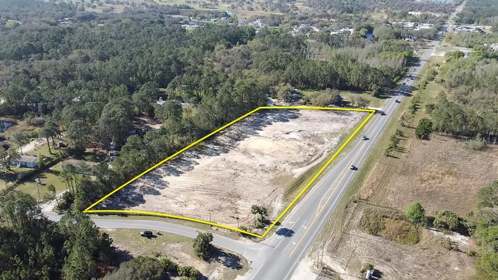 待售: $2,200,000 (4.19 acres)