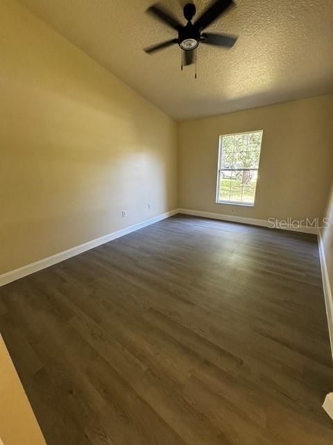 合同活跃: $269,900 (3 贝兹, 2 浴室, 1707 平方英尺)