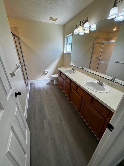 合同活跃: $269,900 (3 贝兹, 2 浴室, 1707 平方英尺)