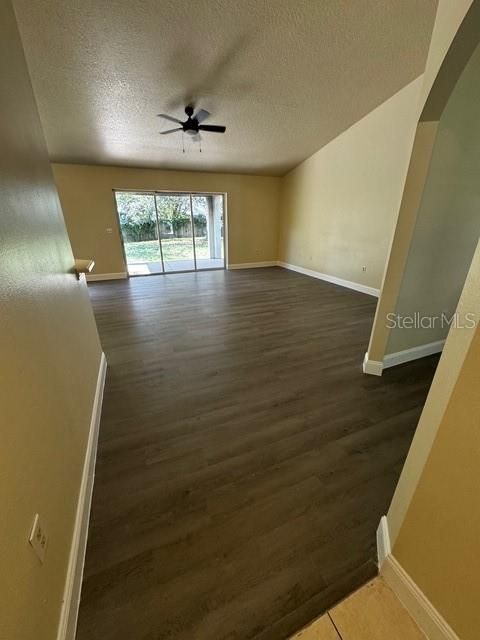 合同活跃: $269,900 (3 贝兹, 2 浴室, 1707 平方英尺)