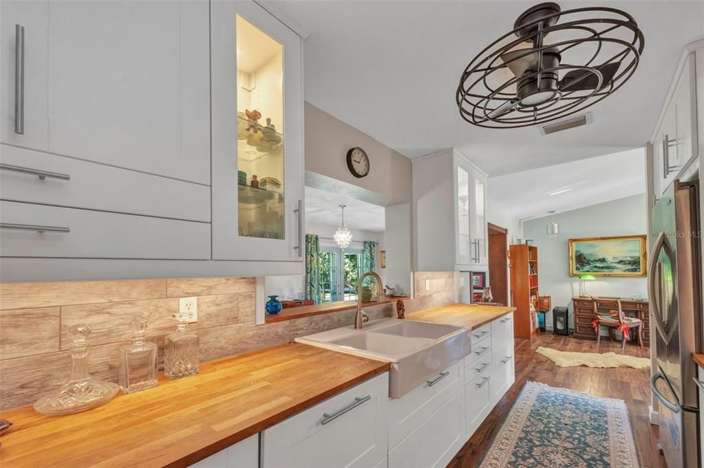 待售: $399,000 (2 贝兹, 2 浴室, 1170 平方英尺)