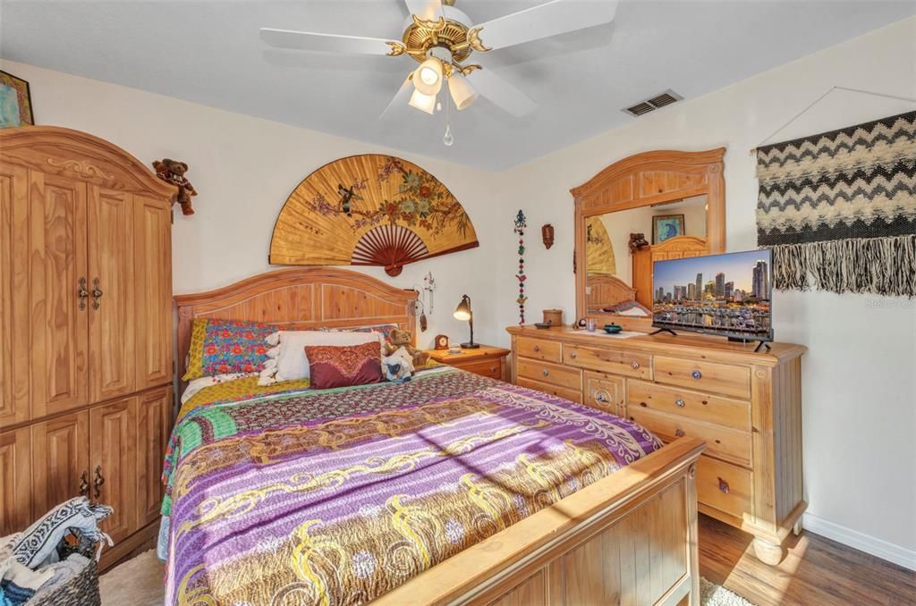 待售: $399,000 (2 贝兹, 2 浴室, 1170 平方英尺)