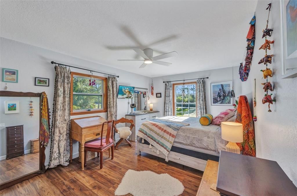 待售: $399,000 (2 贝兹, 2 浴室, 1170 平方英尺)