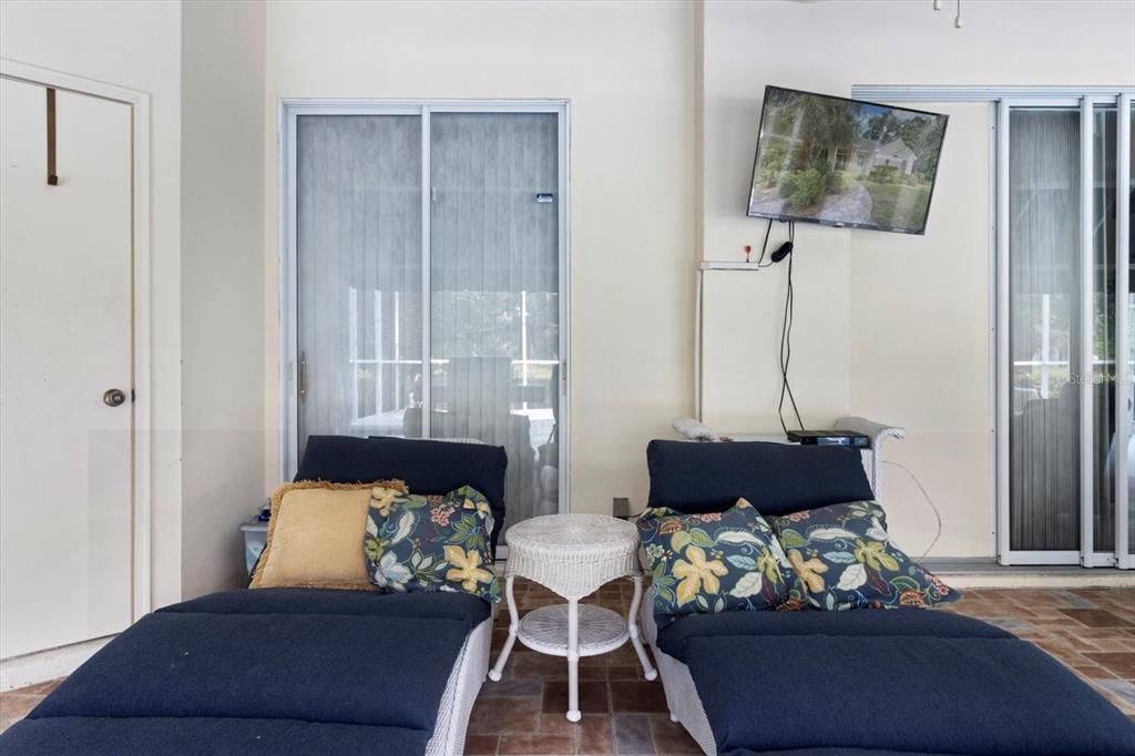 For Sale: $550,000 (3 beds, 2 baths, 2794 Square Feet)