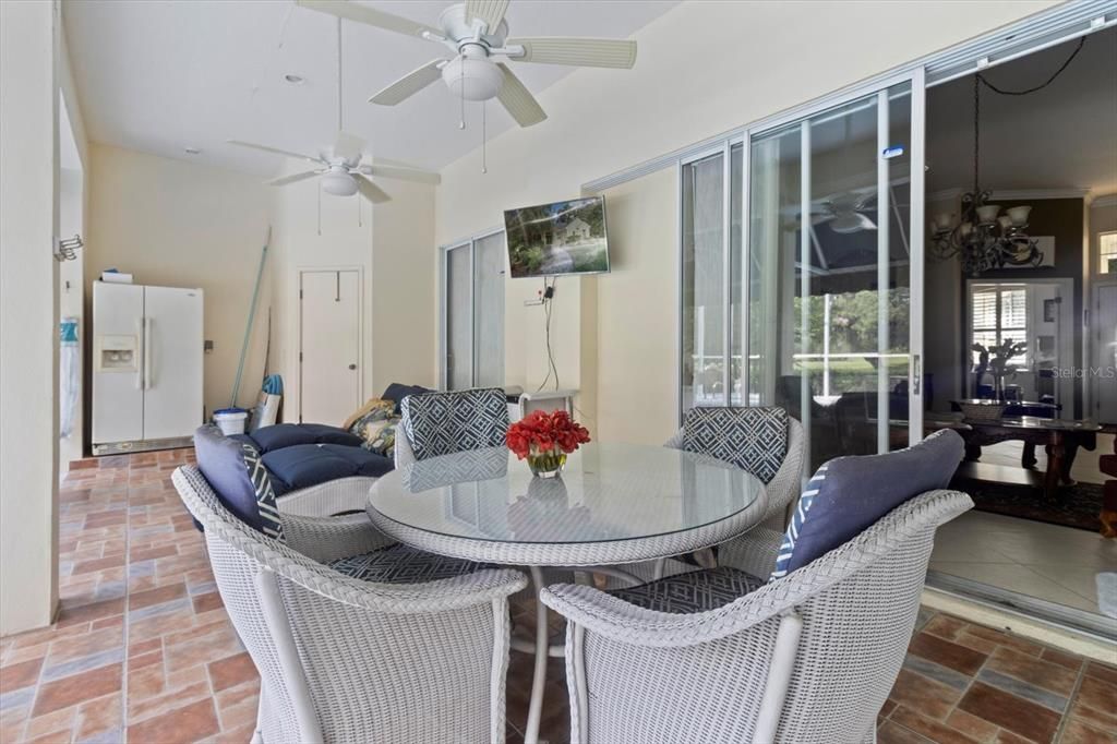 For Sale: $550,000 (3 beds, 2 baths, 2794 Square Feet)