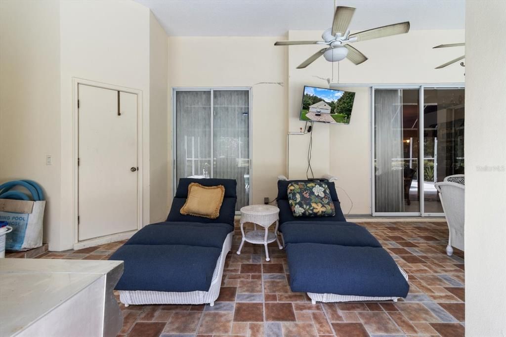 For Sale: $550,000 (3 beds, 2 baths, 2794 Square Feet)