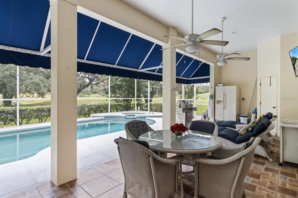 For Sale: $550,000 (3 beds, 2 baths, 2794 Square Feet)