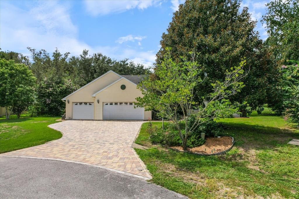 For Sale: $550,000 (3 beds, 2 baths, 2794 Square Feet)