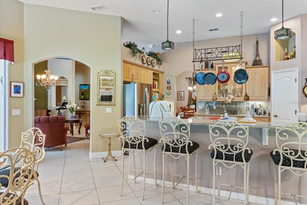 For Sale: $550,000 (3 beds, 2 baths, 2794 Square Feet)