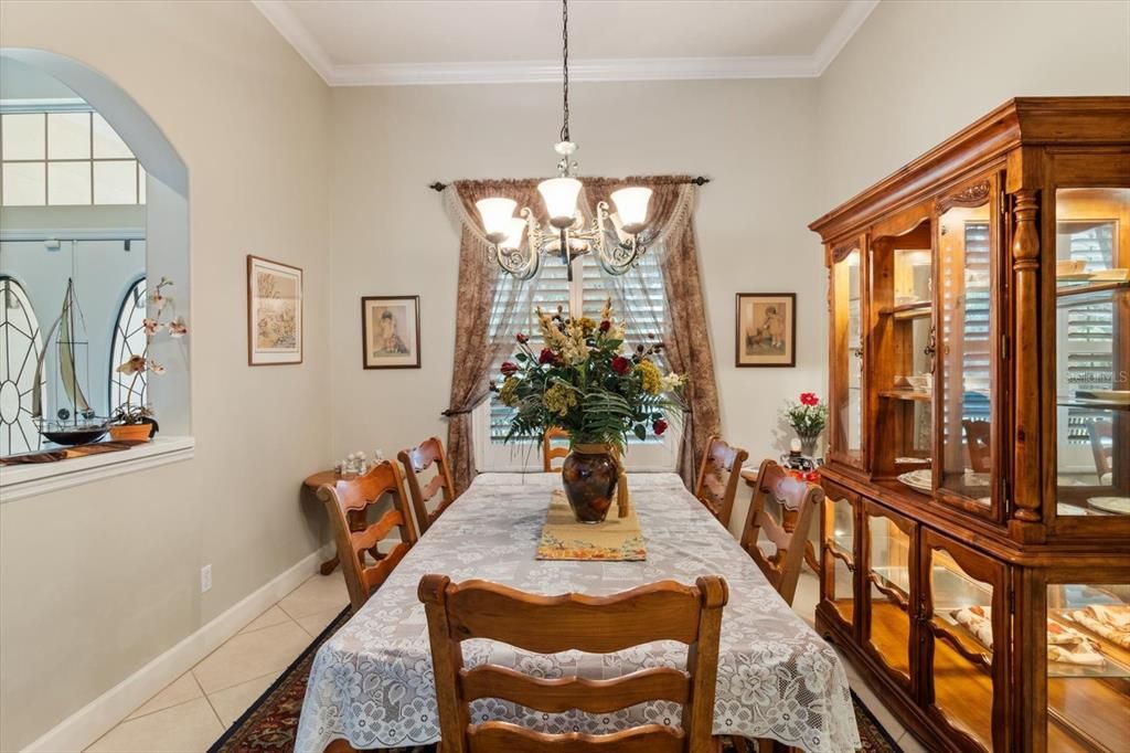 For Sale: $550,000 (3 beds, 2 baths, 2794 Square Feet)