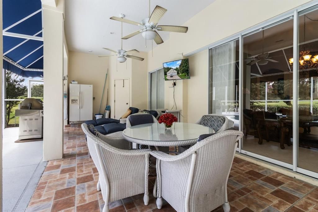 For Sale: $550,000 (3 beds, 2 baths, 2794 Square Feet)