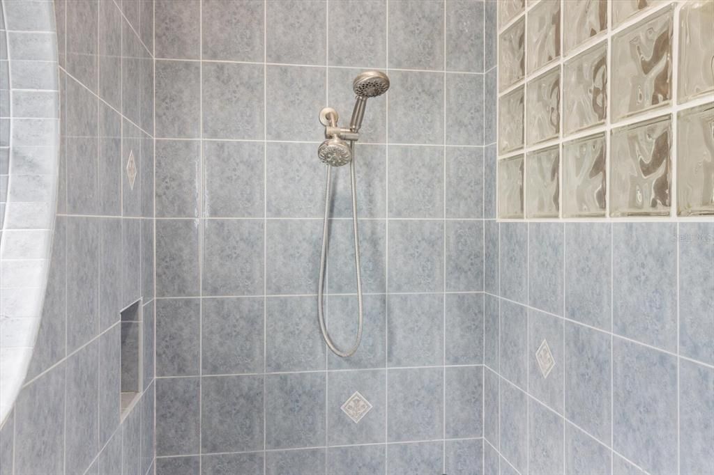 For Sale: $550,000 (3 beds, 2 baths, 2794 Square Feet)