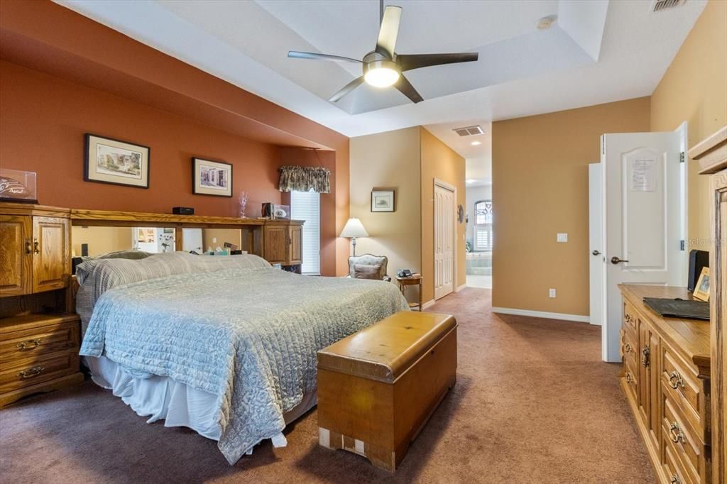 For Sale: $550,000 (3 beds, 2 baths, 2794 Square Feet)