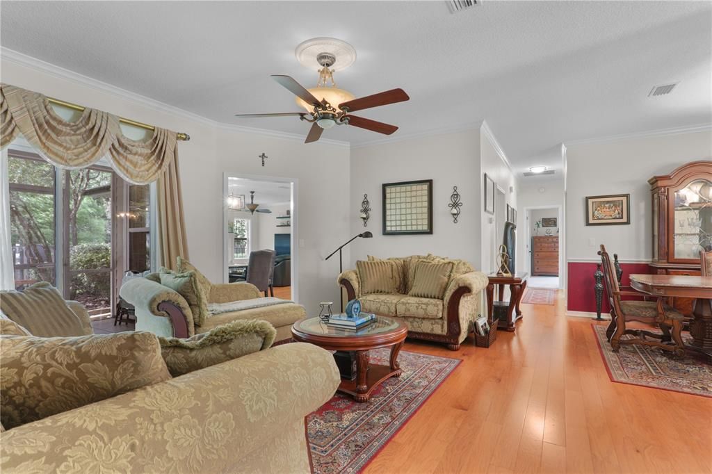 待售: $455,000 (4 贝兹, 3 浴室, 2381 平方英尺)