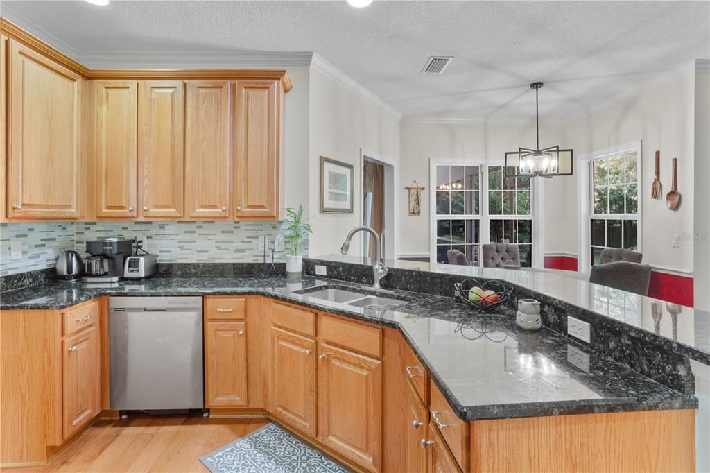 待售: $455,000 (4 贝兹, 3 浴室, 2381 平方英尺)