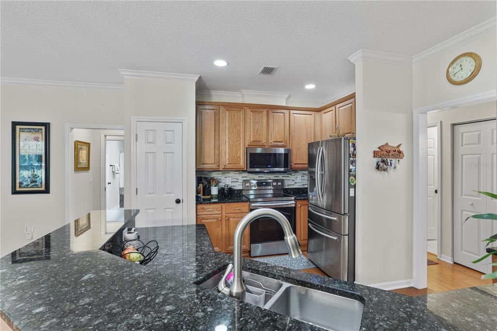 待售: $455,000 (4 贝兹, 3 浴室, 2381 平方英尺)