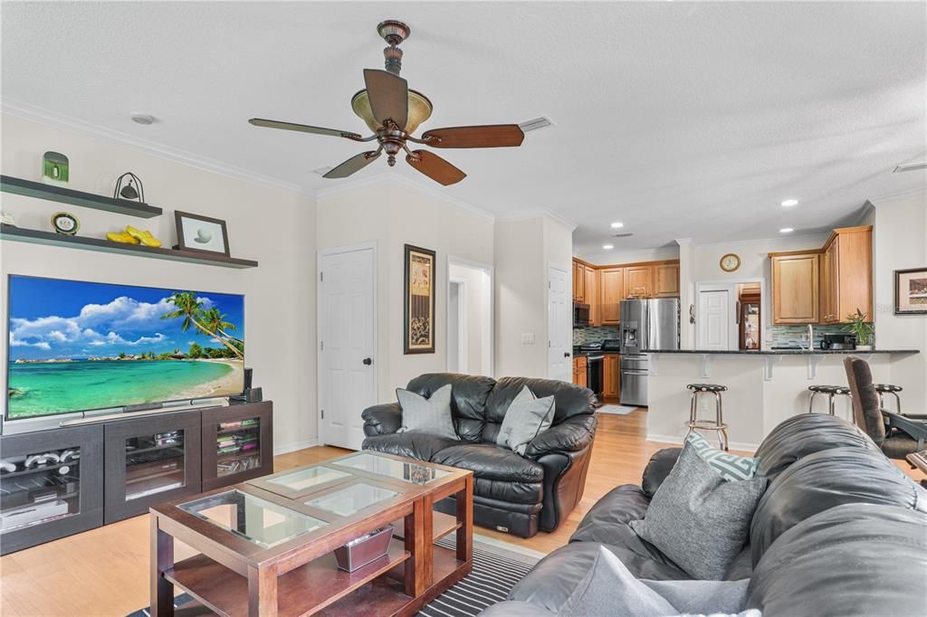 待售: $455,000 (4 贝兹, 3 浴室, 2381 平方英尺)