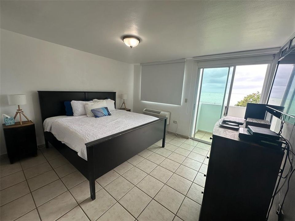 待售: $250,000 (2 贝兹, 2 浴室, 1088 平方英尺)