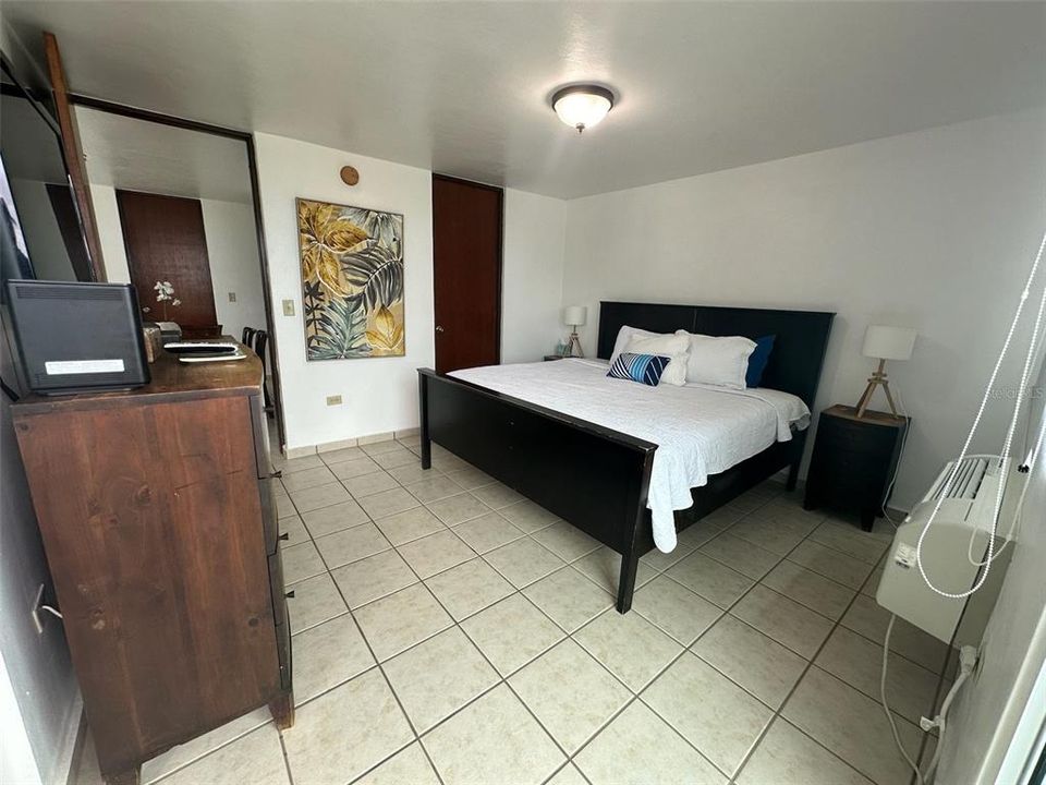 待售: $250,000 (2 贝兹, 2 浴室, 1088 平方英尺)