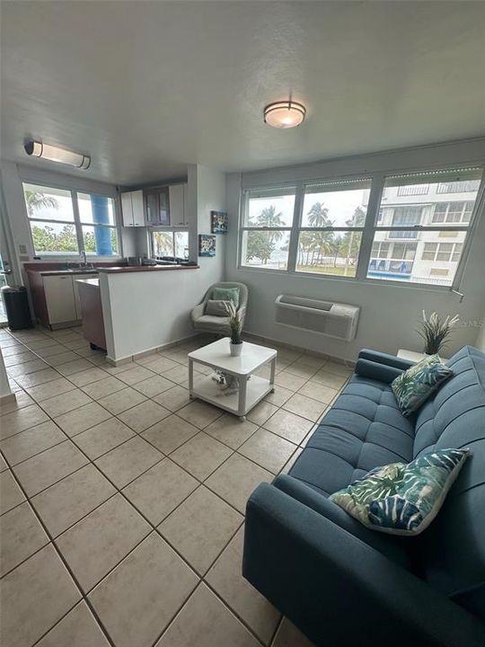 待售: $250,000 (2 贝兹, 2 浴室, 1088 平方英尺)