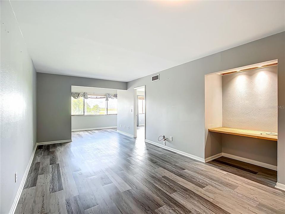 Active With Contract: $125,000 (2 beds, 2 baths, 826 Square Feet)