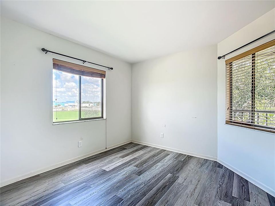 Active With Contract: $125,000 (2 beds, 2 baths, 826 Square Feet)