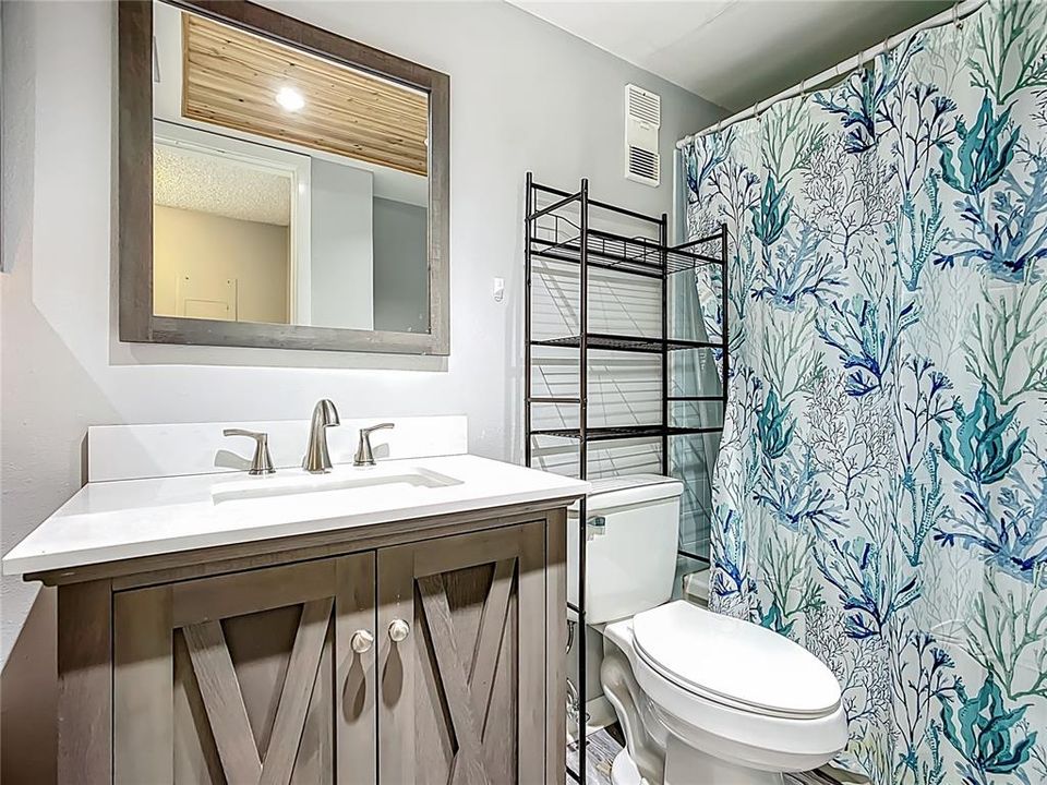 Active With Contract: $125,000 (2 beds, 2 baths, 826 Square Feet)