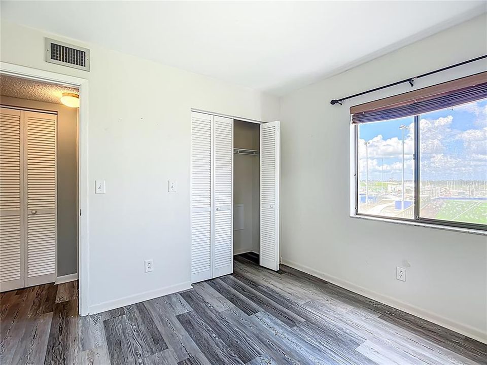 Active With Contract: $125,000 (2 beds, 2 baths, 826 Square Feet)