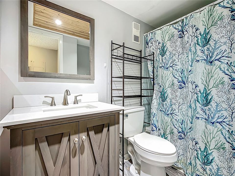 Active With Contract: $125,000 (2 beds, 2 baths, 826 Square Feet)