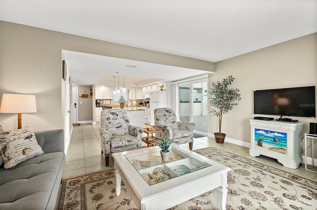 待售: $439,000 (2 贝兹, 2 浴室, 1201 平方英尺)