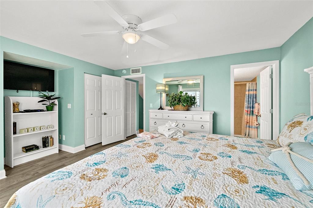 待售: $439,000 (2 贝兹, 2 浴室, 1201 平方英尺)