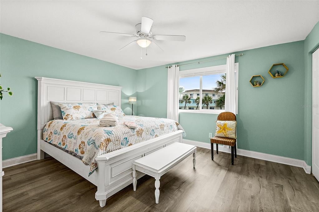 待售: $439,000 (2 贝兹, 2 浴室, 1201 平方英尺)