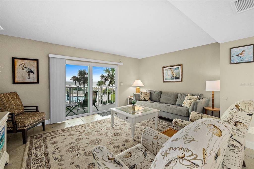 待售: $439,000 (2 贝兹, 2 浴室, 1201 平方英尺)